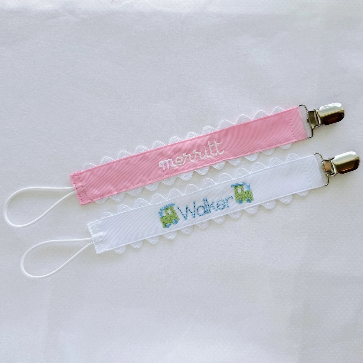 Scalloped Pacifier Clip