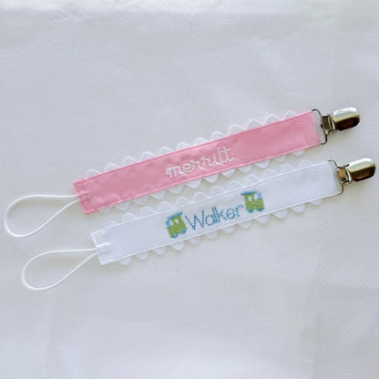 Scalloped Pacifier Clip