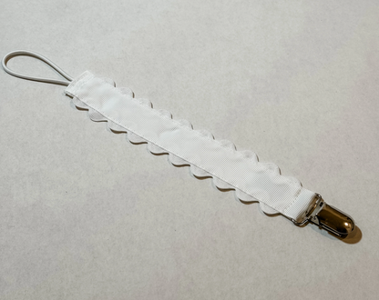 Scalloped Pacifier Clip