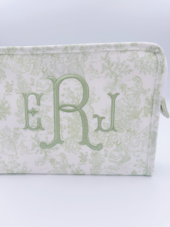 TRVL Medium Roadie in Romanesque Solid Fill, Bunny Toile Green