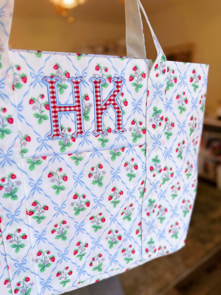 TRVL Jumbo Tote in Dimples, Berry Nice